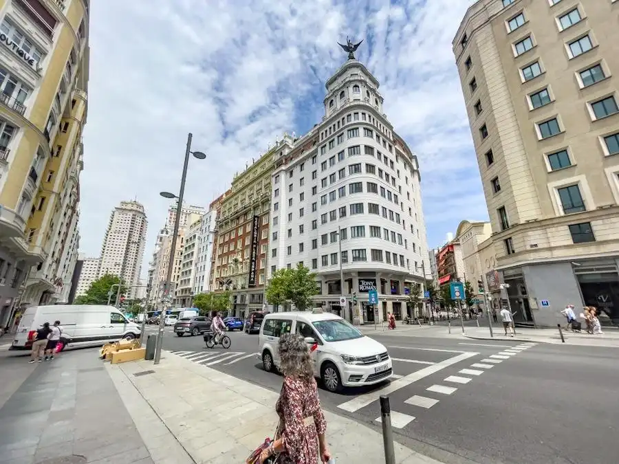 Garatge de lloguer a Calle Calle Gran Vía, 68, Universidad - Malasaña