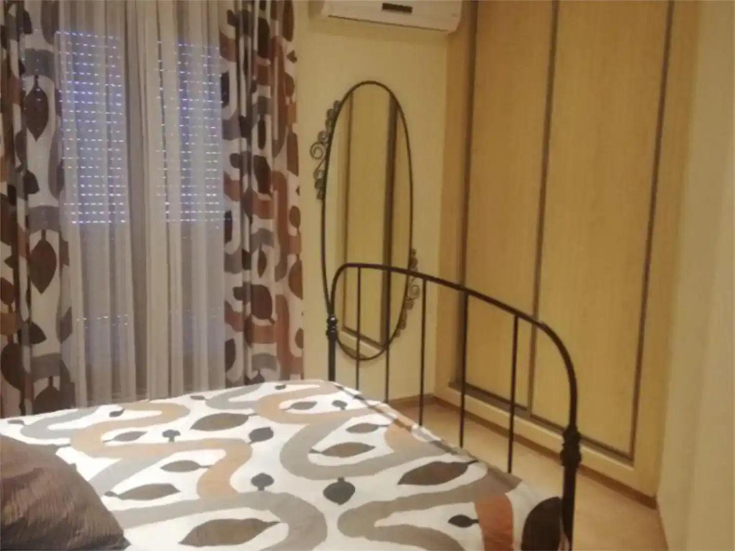 Habitación de Piso en venta en Villa del Campo con Aire acondicionado, Jardín privado y Amueblado