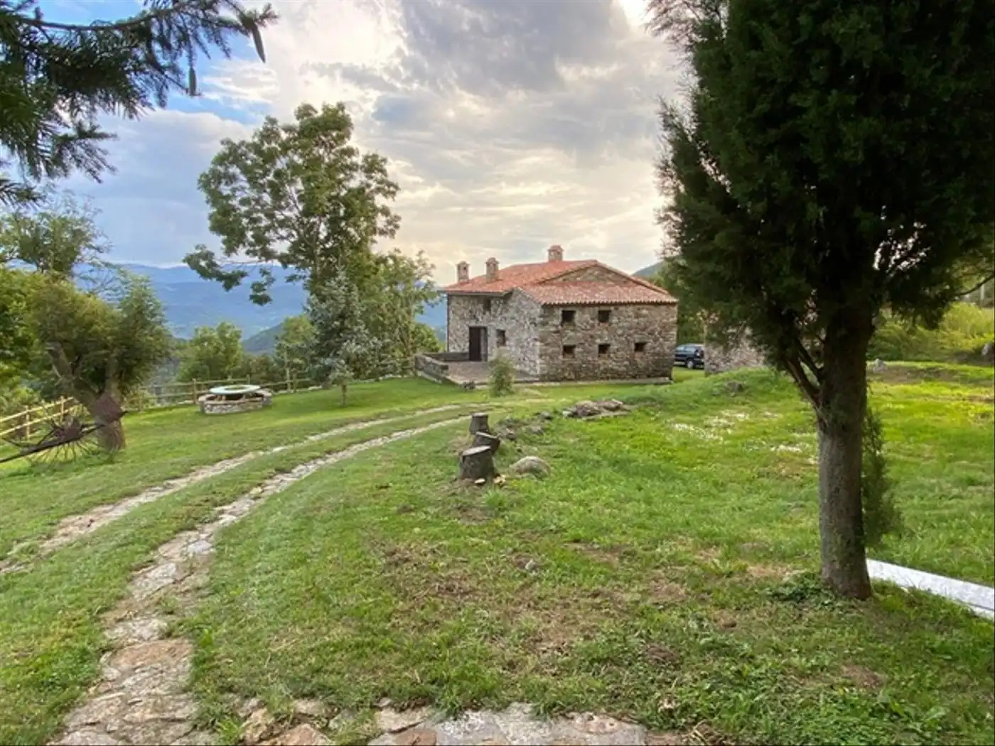 Exterior view of Houses for sale in Ogassa