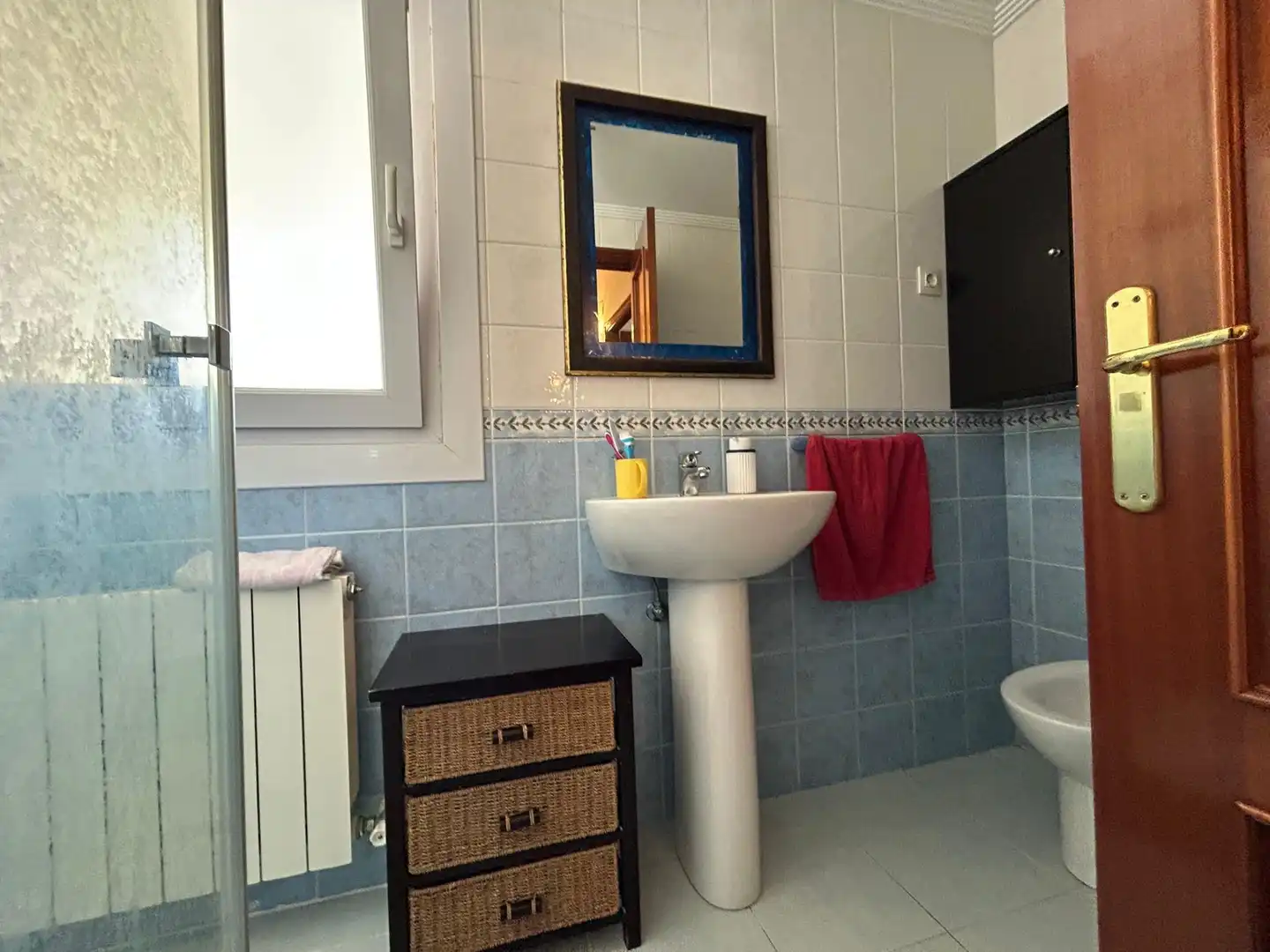 Baño de Casa adosada en venta en Artziniega con Calefacción, Jardín privado y Terraza