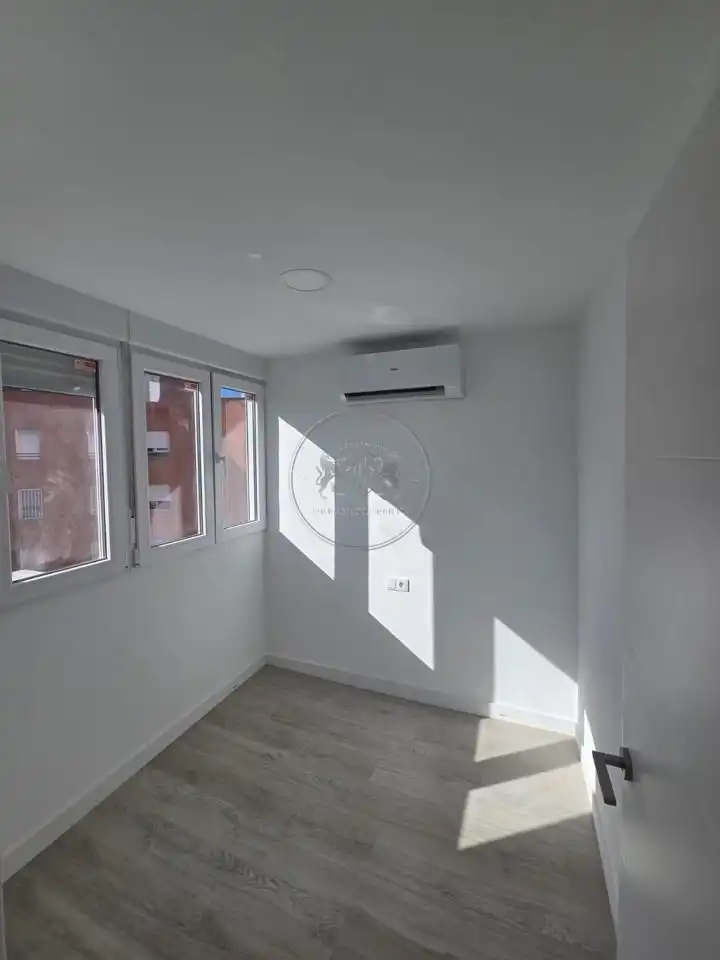 Balcony of Flat for sale in Madrid  with Air Conditioner and Alarm