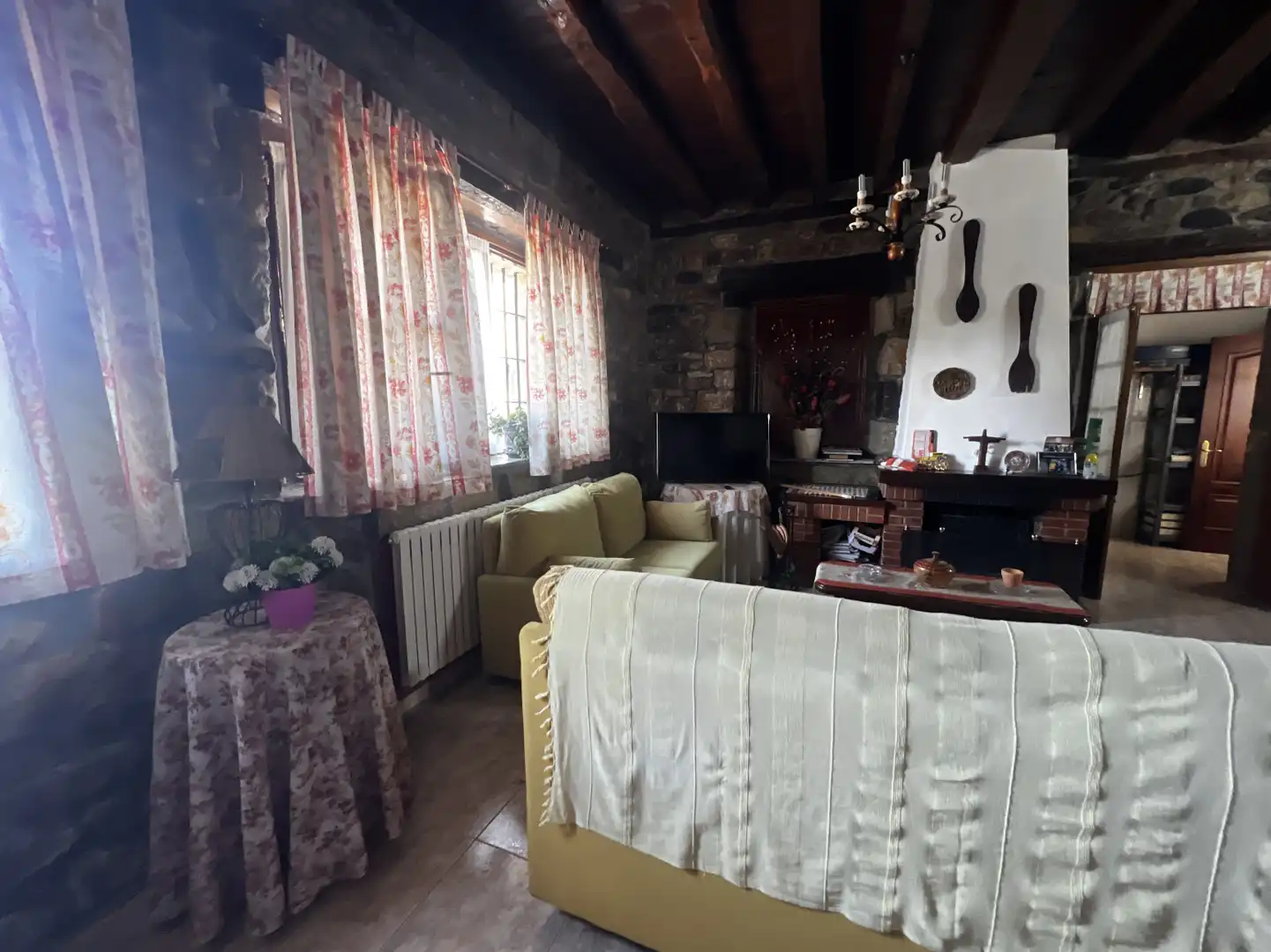 Sala d'estar de Casa adosada en venda en Liérganes amb Calefacció, Parquet i Terrassa