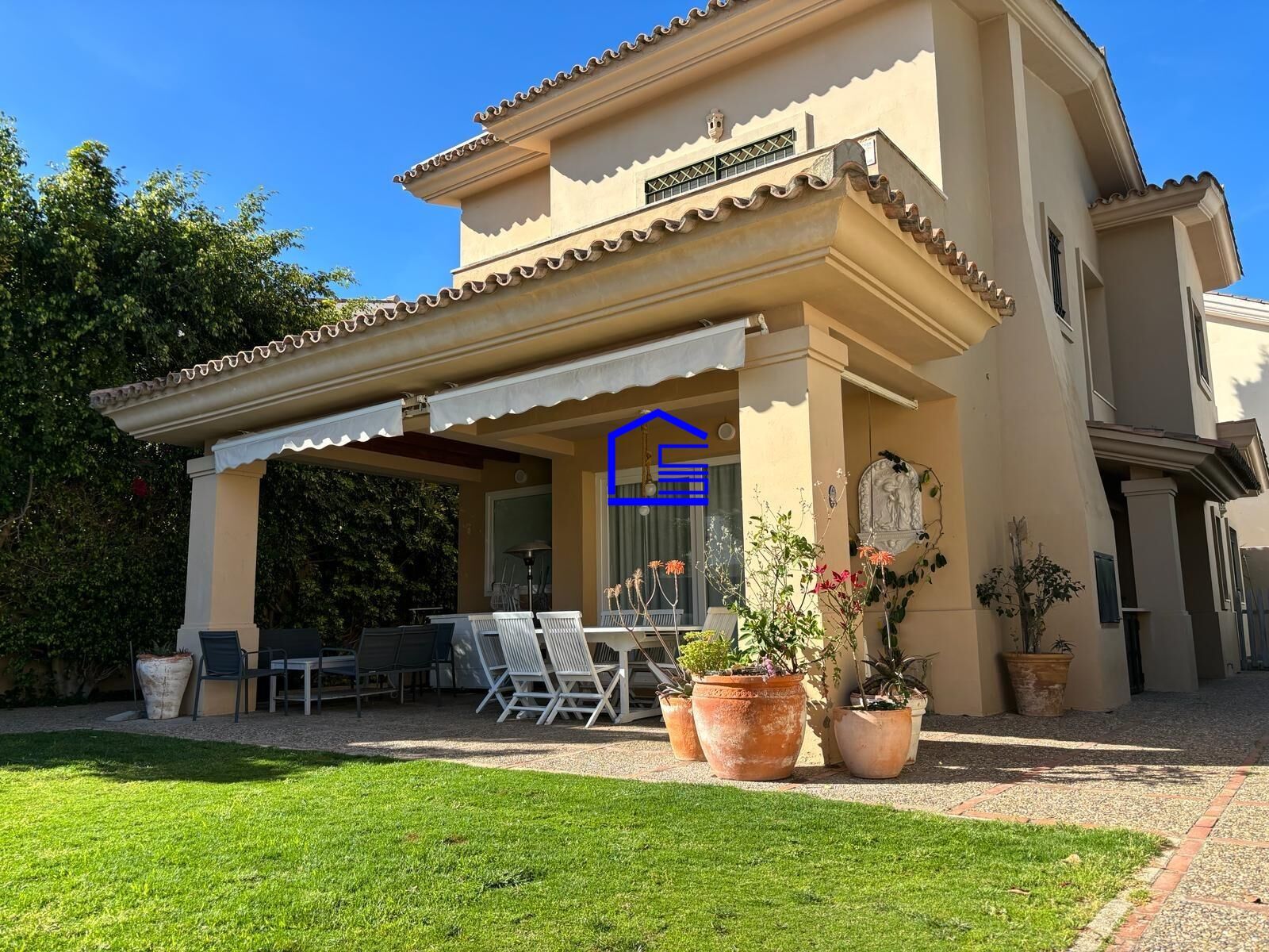 Single-family semi-detached to rent in El Águila