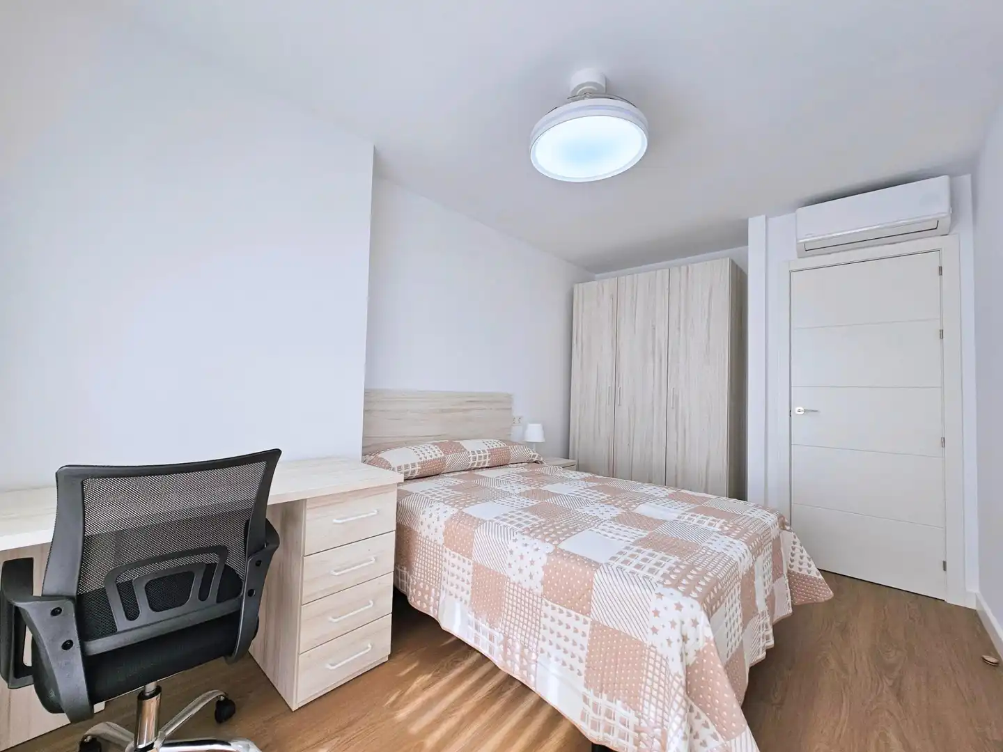 Bedroom of Flat for rent in Cartagena  with Air Conditioner and Furnished