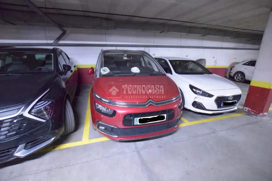 Parkplatz von Wohnung zum Verkauf in Alcorcón mit Gemeinschaftspool