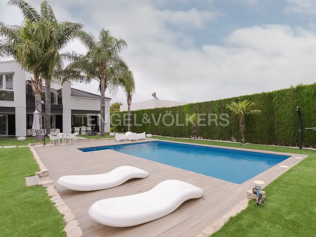 Swimming pool of Houses for rent in Bétera  with Air Conditioner, Heating and Private garden