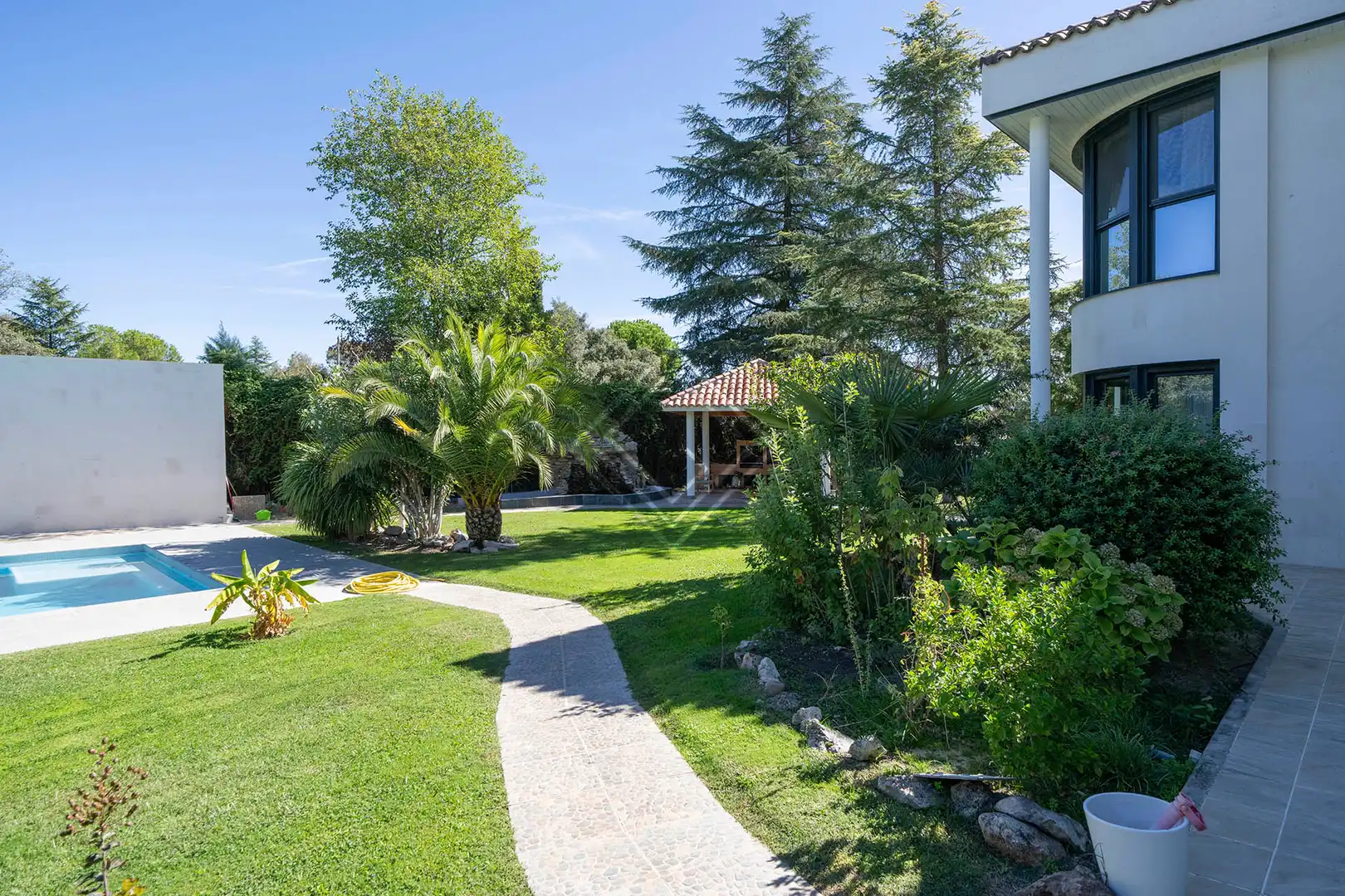 Detached house with pool for sale in Urbanización Este - Montepríncipe, imagen 8