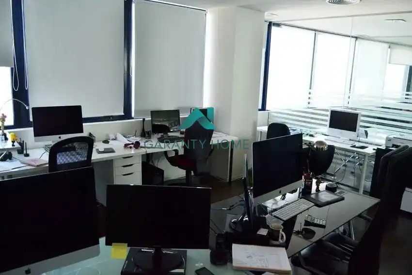Office for sale in Murcia  with Air Conditioner