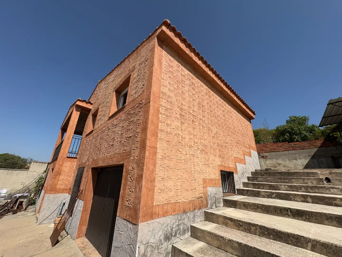 Außenansicht von Haus oder Chalet zum Verkauf in Cardiel de los Montes mit Klimaanlage, Heizung und Privatgarten