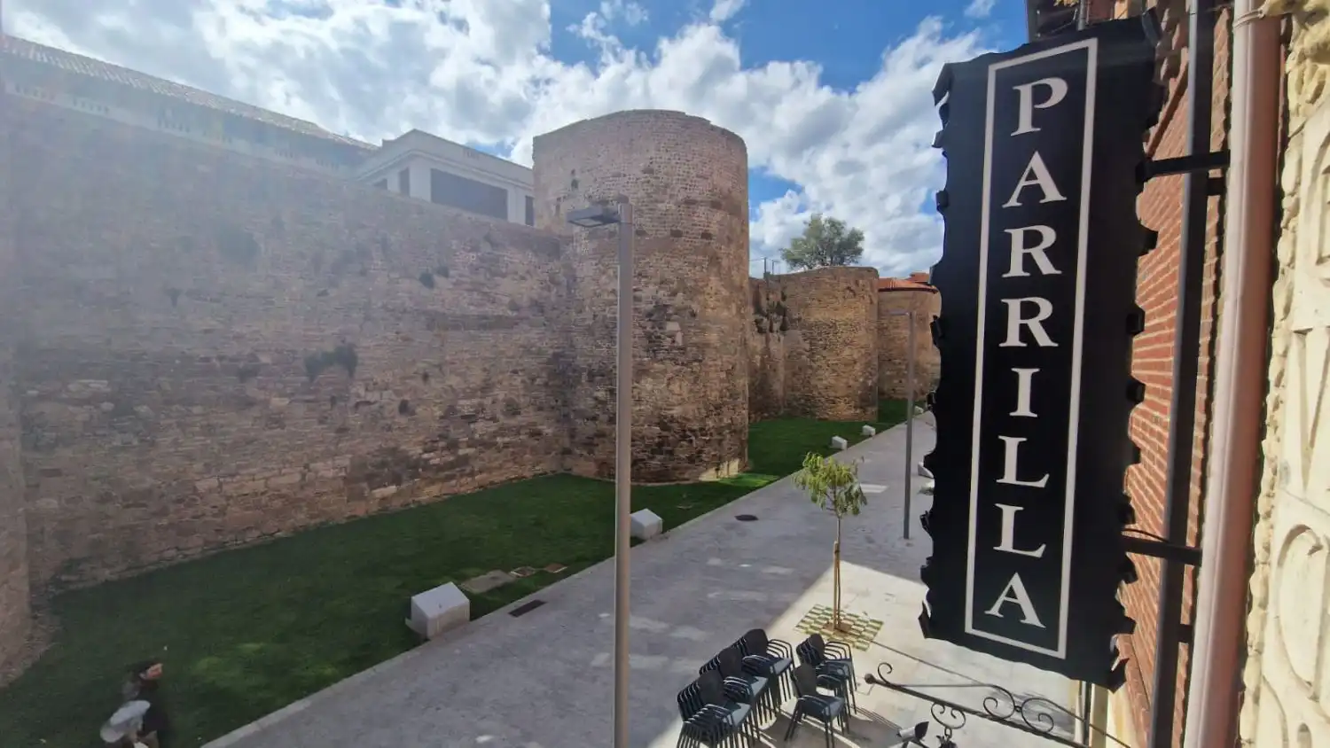 Vista exterior de Edificio en venta en León Capital 