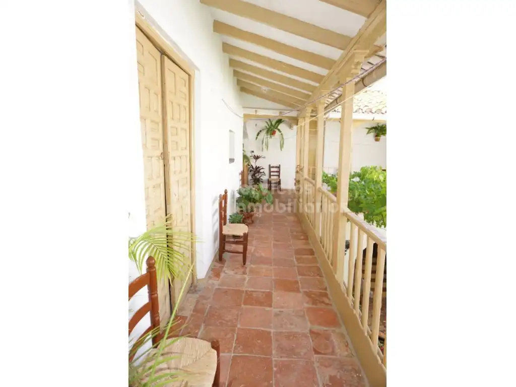 Casa adosada en venta en Benamocarra con Jardín privado, Terraza y Amueblado