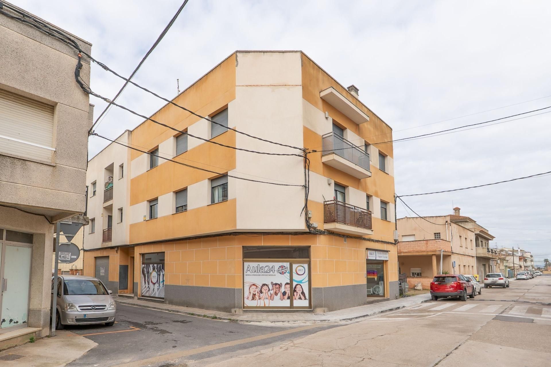 Außenansicht von Wohnung zum Verkauf in Deltebre mit Klimaanlage, Terrasse und Möbliert