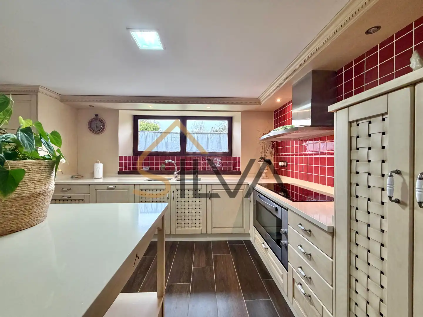 Cuina de Casa o xalet en venda en Lugo amb Calefacció, Jardí privat i Parquet