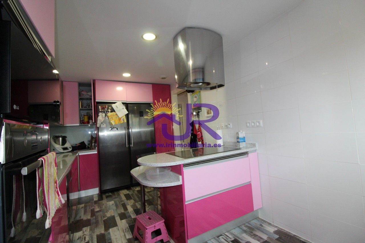 Cocina de Casa adosada de alquiler en Paracuellos de Jarama con Aire acondicionado, Calefacción y Jardín privado