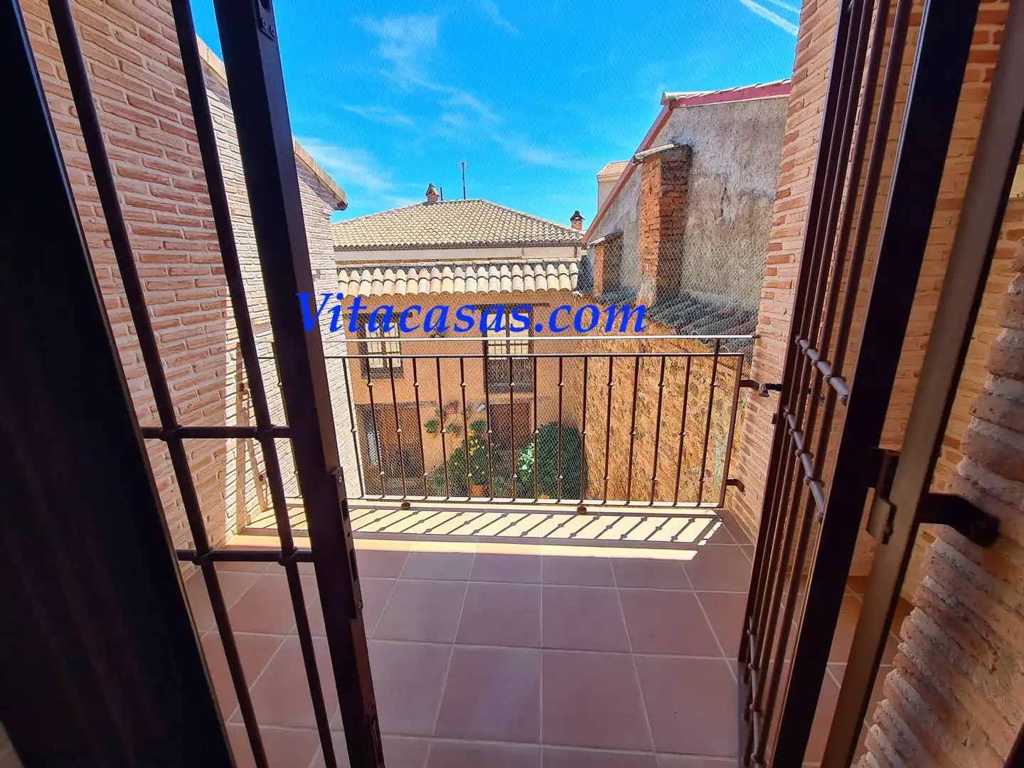 Terrassa de Casa o xalet en venda en Robledillo de Mohernando amb Aire condicionat, Calefacció i Jardí privat
