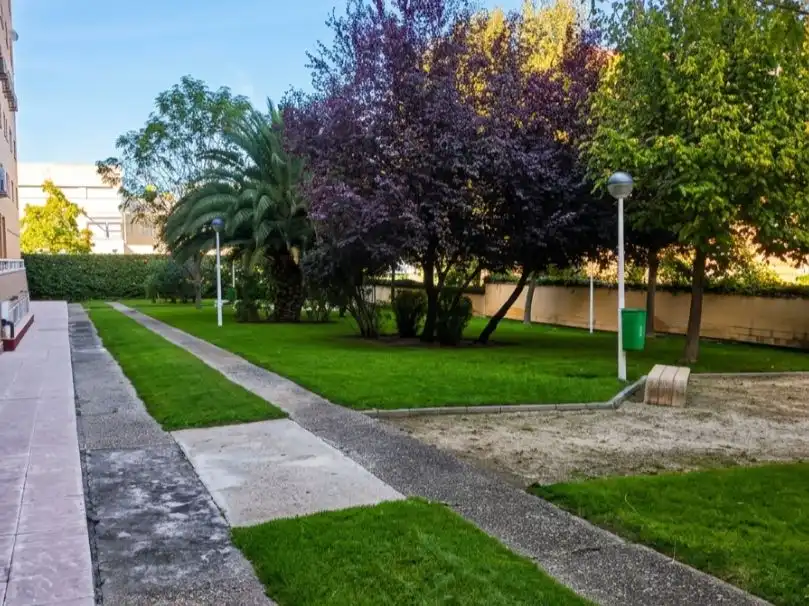 Vista exterior de Piso en venta en Villaverde