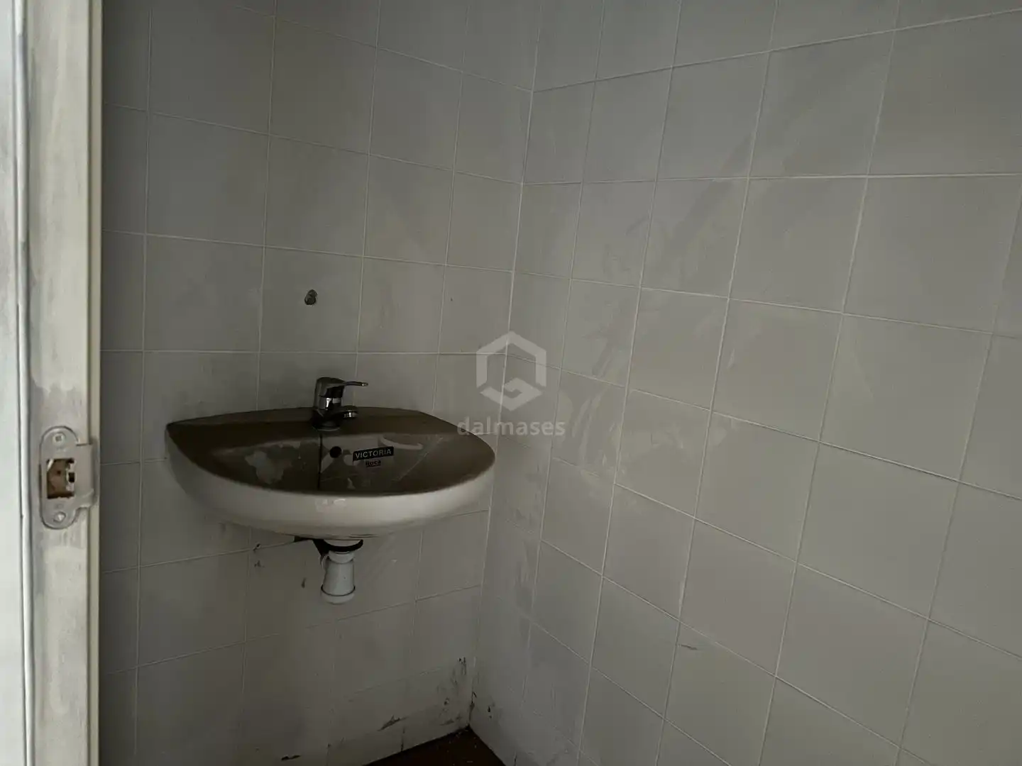 Baño de Local en venta en Abrera