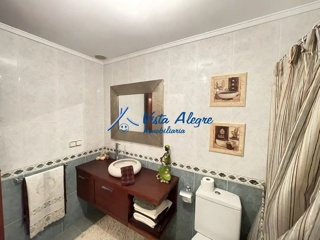 Baño de Piso de alquiler en Haro con Calefacción, Terraza y Trastero