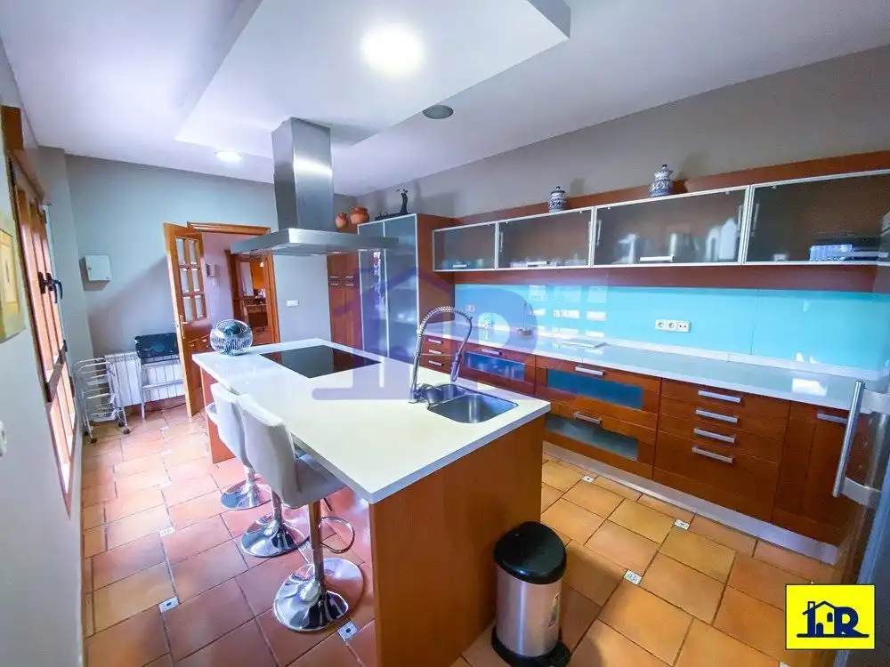 Kitchen of Houses for sale in Arcas del Villar  with Air Conditioner, Heating and Terrace