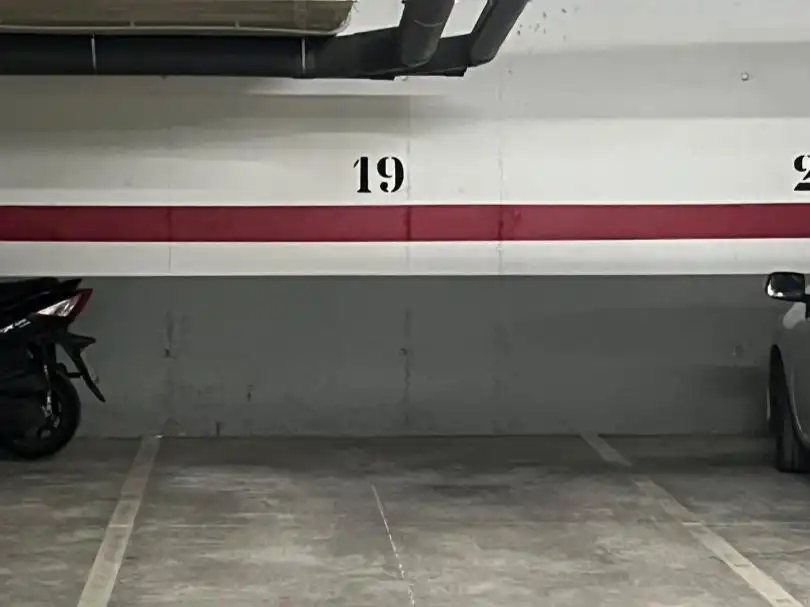 Parkplatz von Garage zur Miete in Sevilla