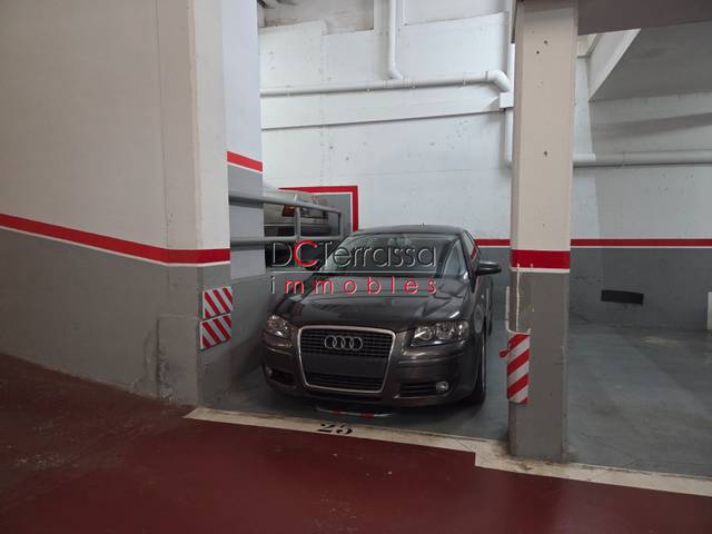 Garaje en Alquiler en Barri del Centre