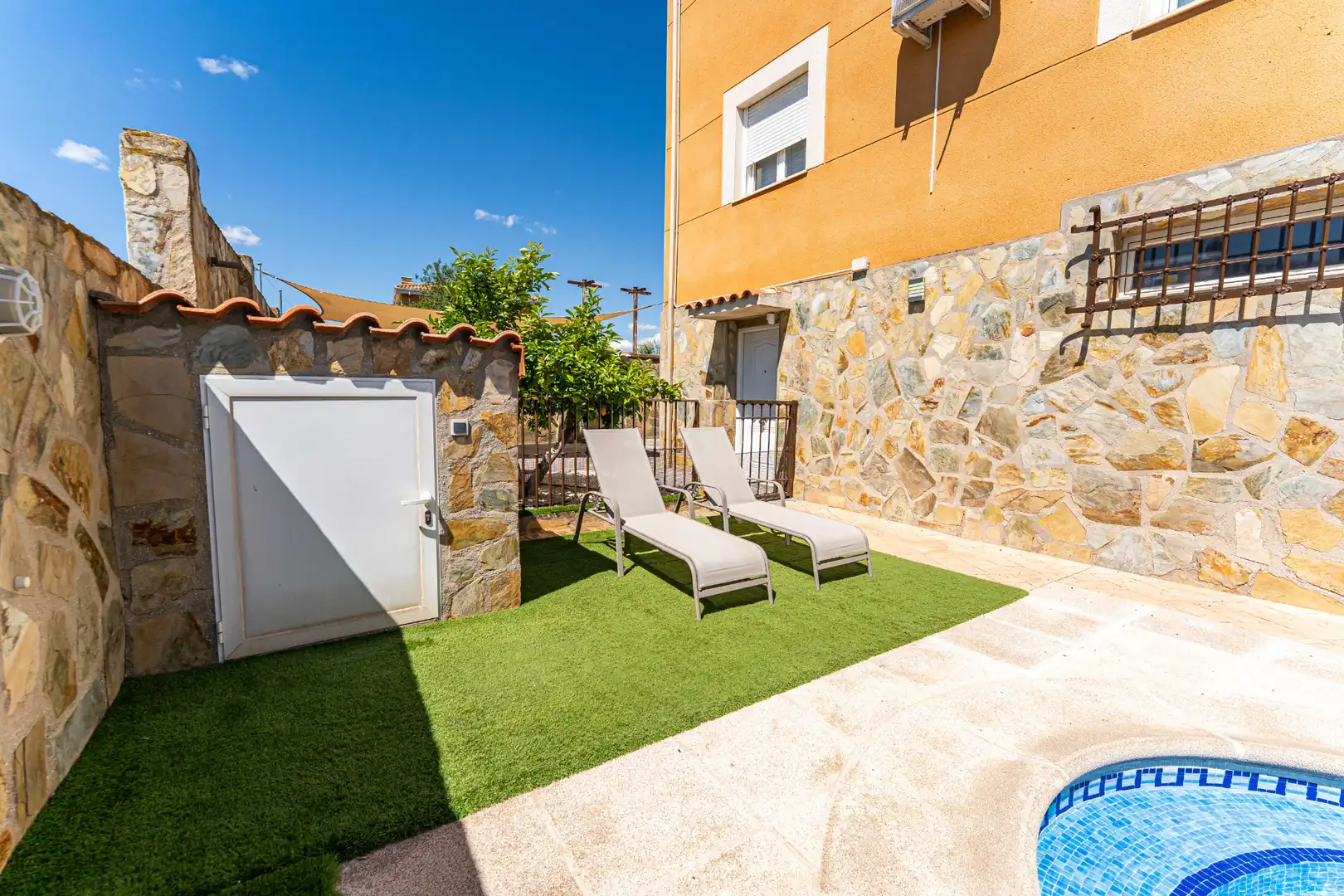 Terraza de Casa o chalet en venta en Serranillos del Valle con Aire acondicionado, Calefacción y Jardín privado