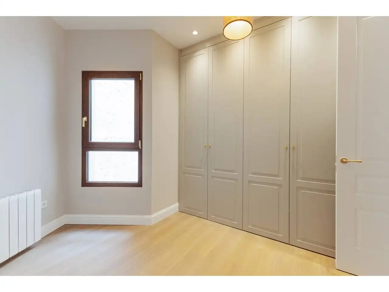 Bedroom of Flat for sale in Valencia  with Air Conditioner, Heating and Parquet flooring