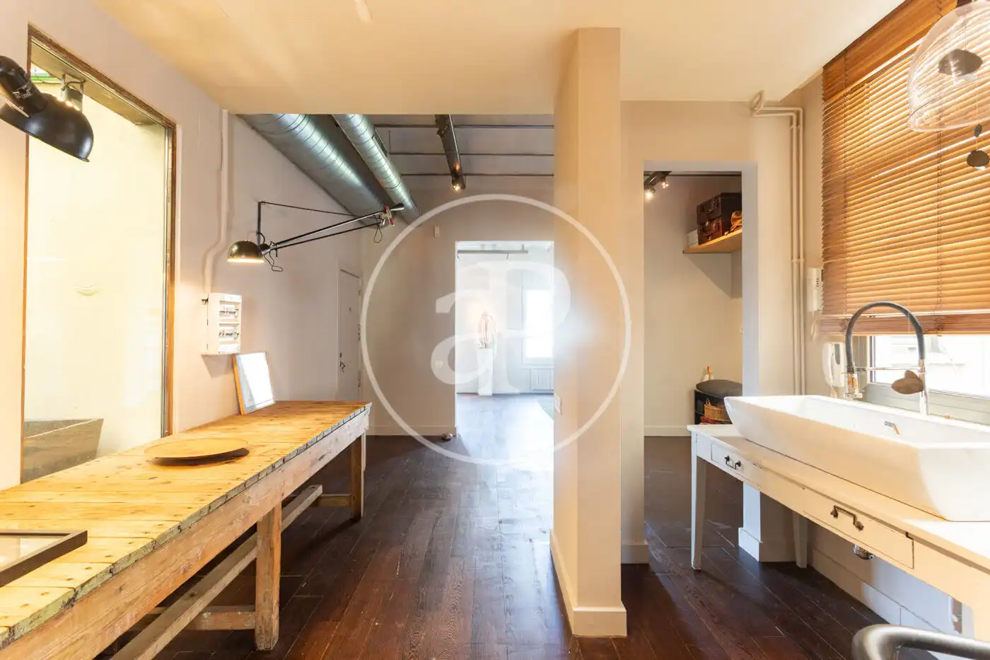 Piso de alquiler en Barcelona con Calefacción, Amueblado y Balcón