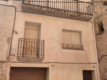 Vista exterior de Casa o xalet en venda en L'Espluga Calba amb Terrassa, Traster i Moblat