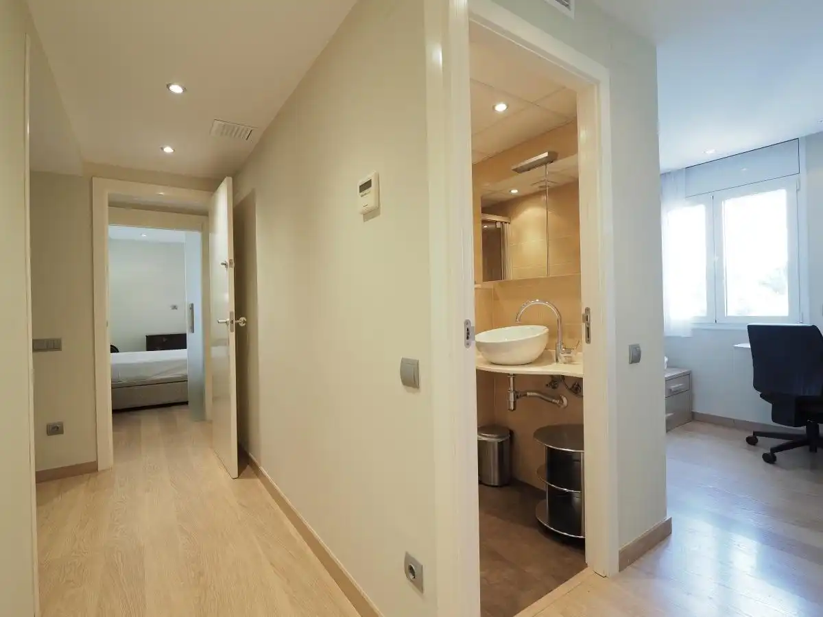 Badezimmer von Wohnung zur Miete in Reus mit Klimaanlage, Heizung und Parkett