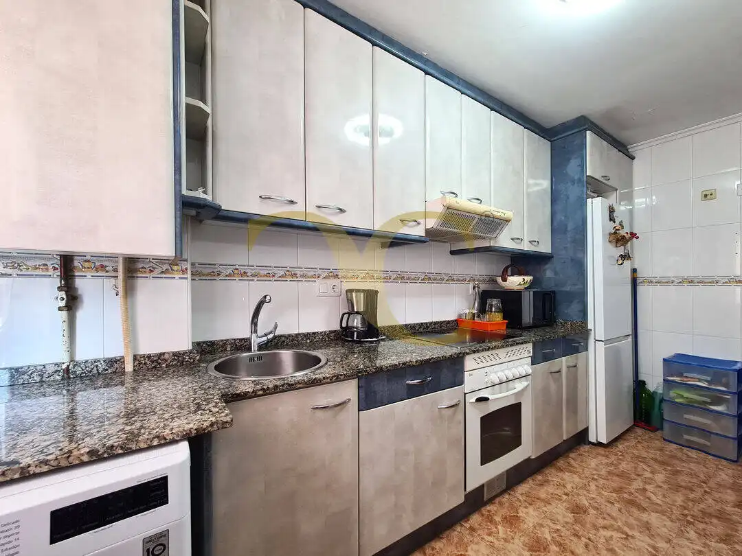 Kitchen of Flat for sale in Gijón   with Heating
