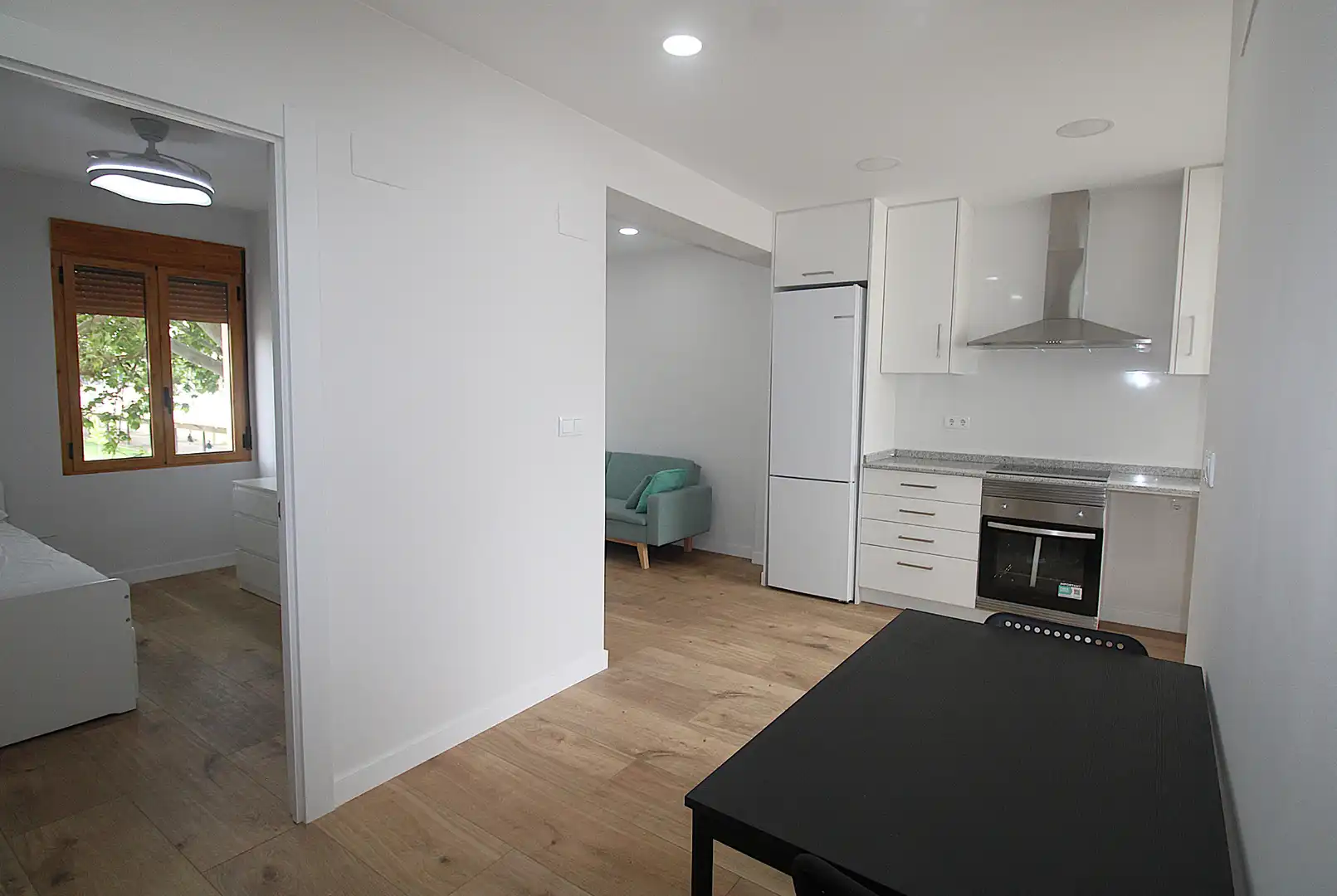 Dormitori de Apartament de lloguer en Valencia amb Parquet, Moblat i Forn