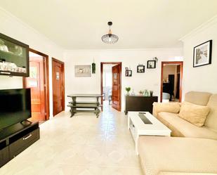 Sala d'estar de Pis en venda en San Fernando amb Aire condicionat i Terrassa