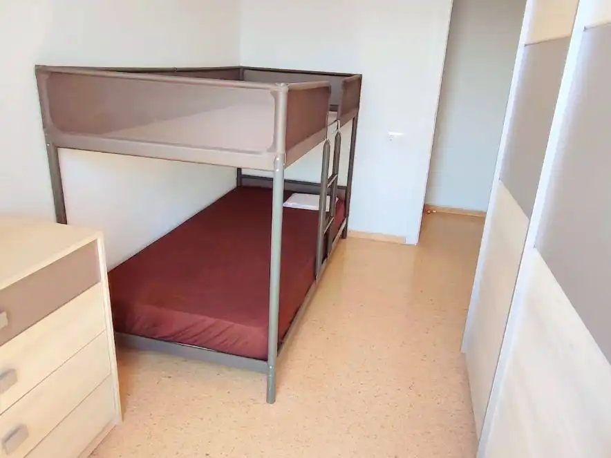 Flat for rent in Avenida Hermanos Machado, 87, Torrefiel