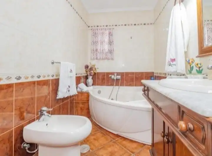 Bathroom of Houses for sale in Málaga  with Air Conditioner, Private garden and Terrace