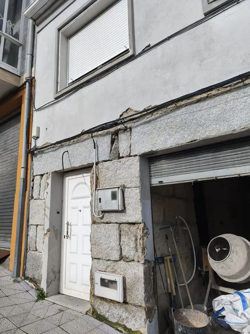 Außenansicht von Einfamilien-Reihenhaus zum Verkauf in Ourense Capital  mit Heizung und Abstellraum