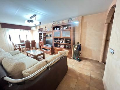 Living room of Flat for sale in Parla  with Air Conditioner and Terrace