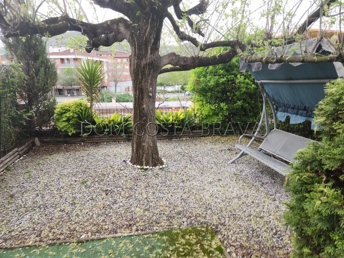 Garden of Single-family semi-detached for sale in Olot  with Heating