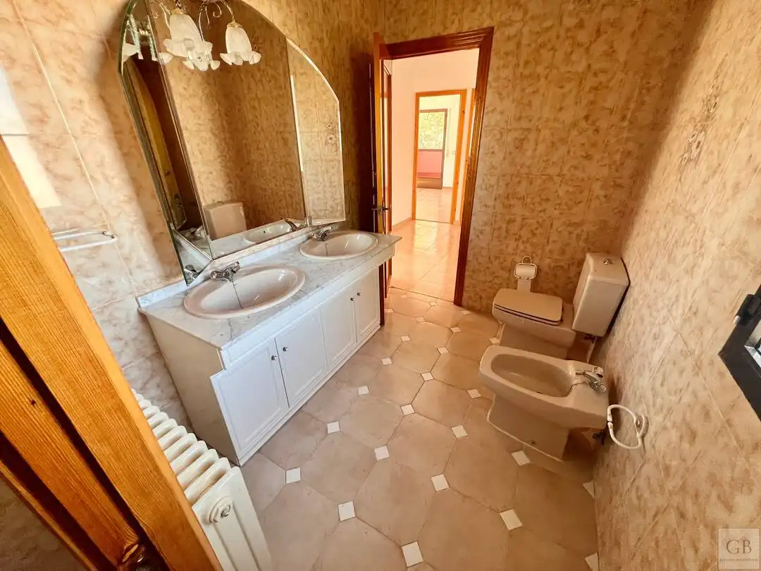 Bathroom of Houses for sale in Toledo  with Air Conditioner, Heating and Terrace