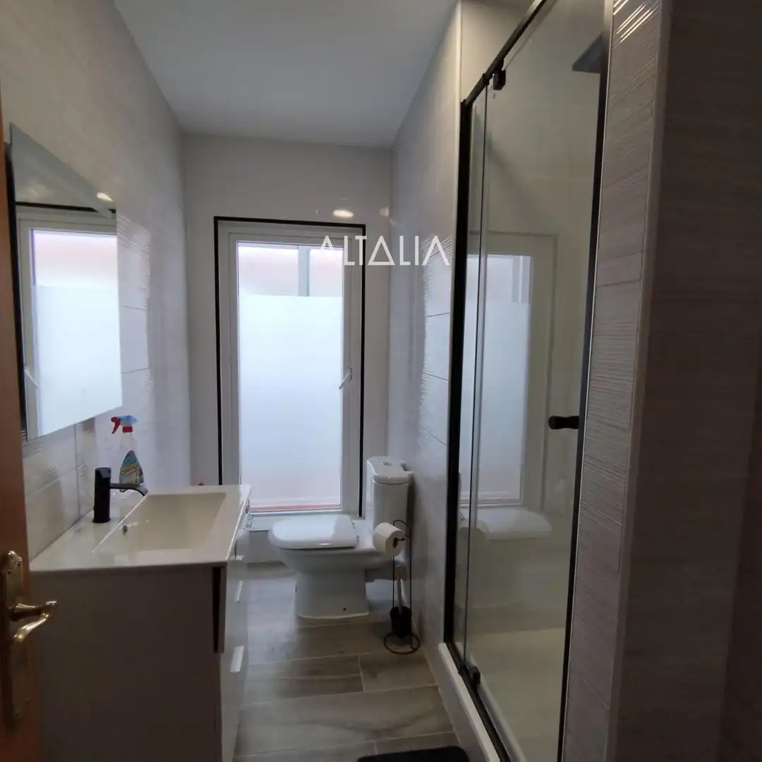 Bathroom of Flat for rent in Cuenca  with Heating and Furnished