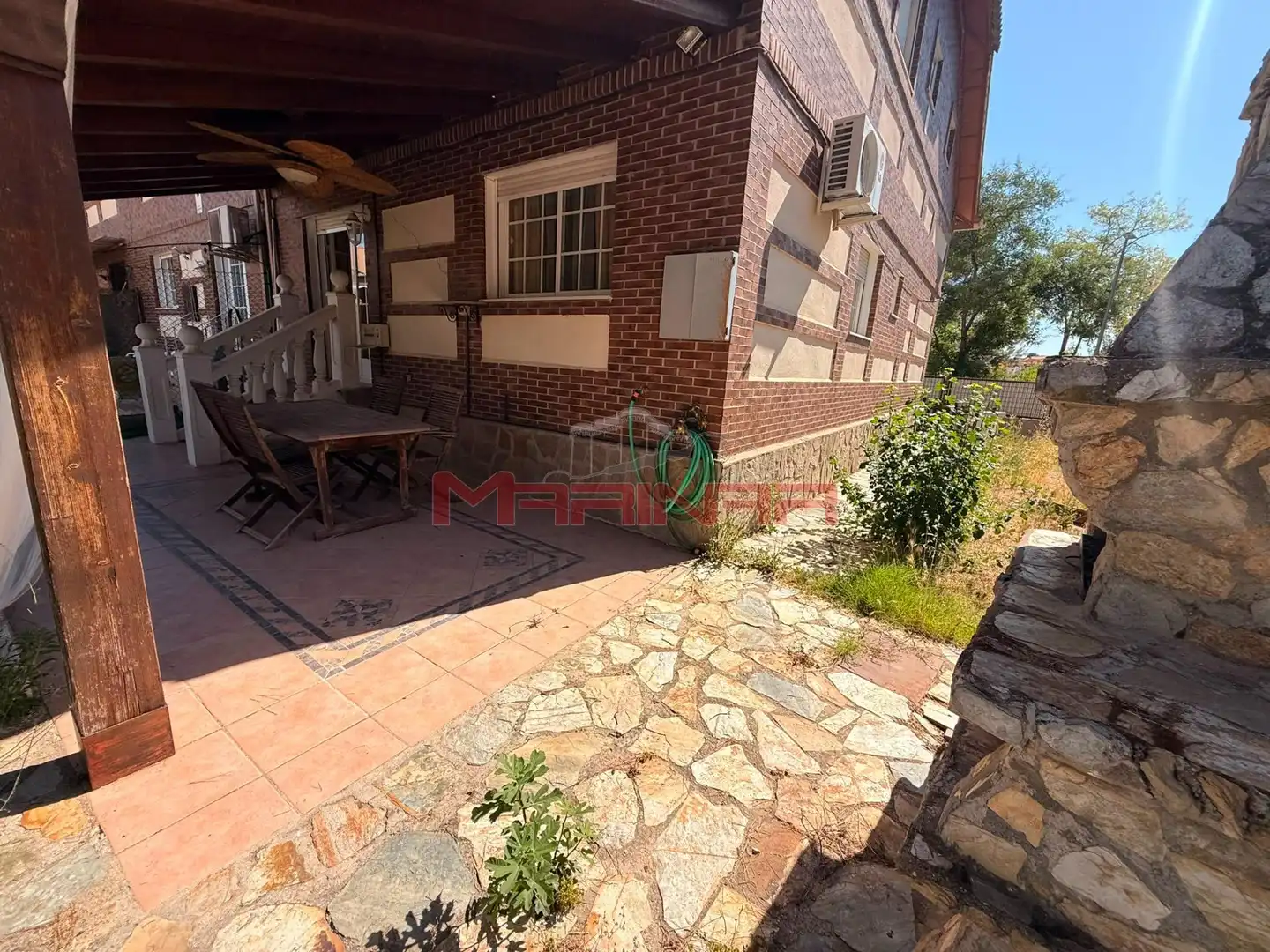 Vista exterior de Casa adosada en venda en Seseña amb Aire condicionat, Calefacció i Jardí privat