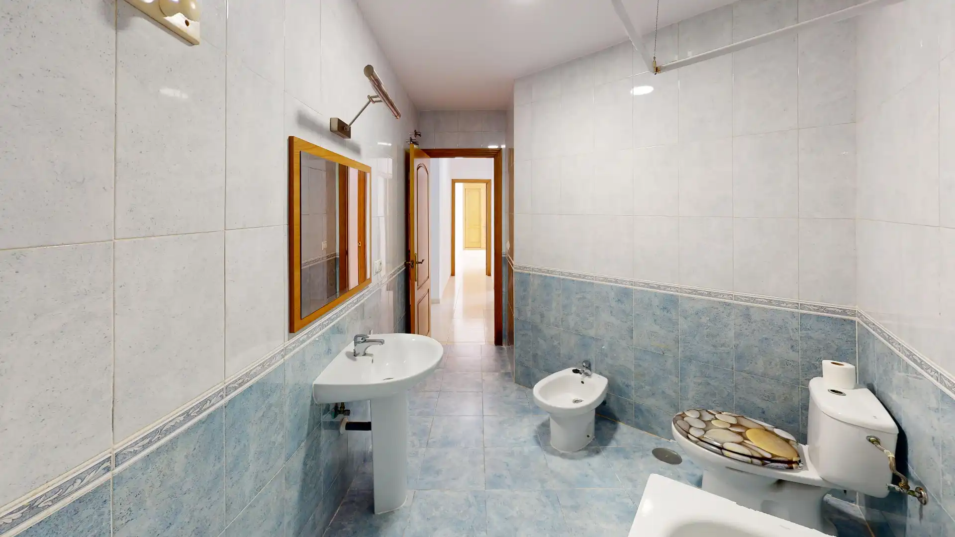 Bathroom of Flat for sale in Alicante / Alacant  with Storage room, Oven and Balcony