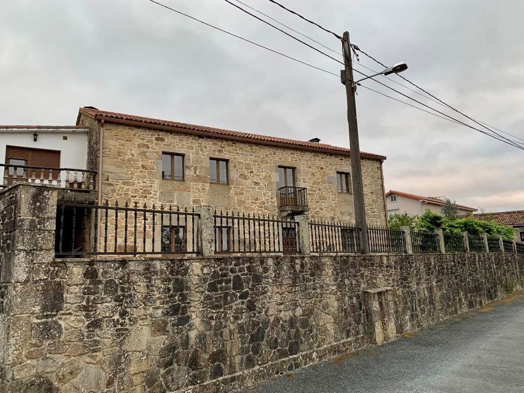 Exterior view of House or chalet for sale in Brión  with Private garden, Terrace and Balcony