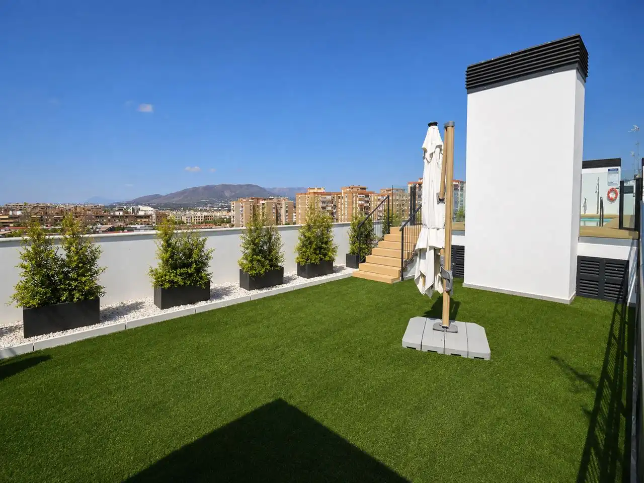 Terrassa de Pis de lloguer en Málaga amb Piscina i Moblat