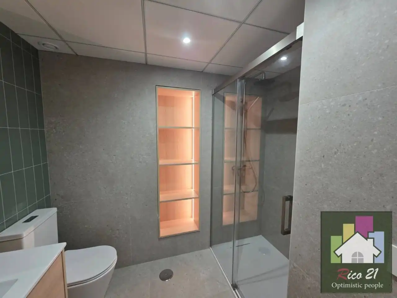 Badezimmer von Wohnung zur Miete in Maria Auxiliadora - Barriada de Llera