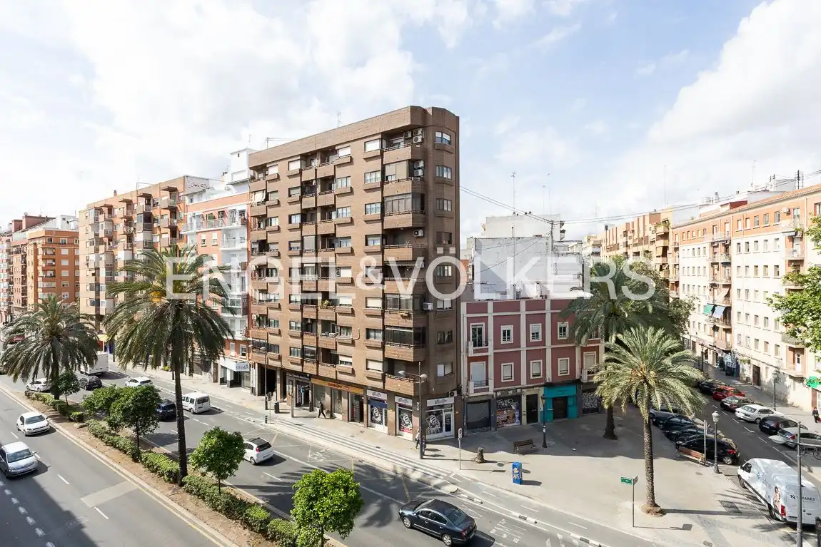 Vista exterior de Piso en venta en Valencia con Aire acondicionado, Calefacción y Balcón