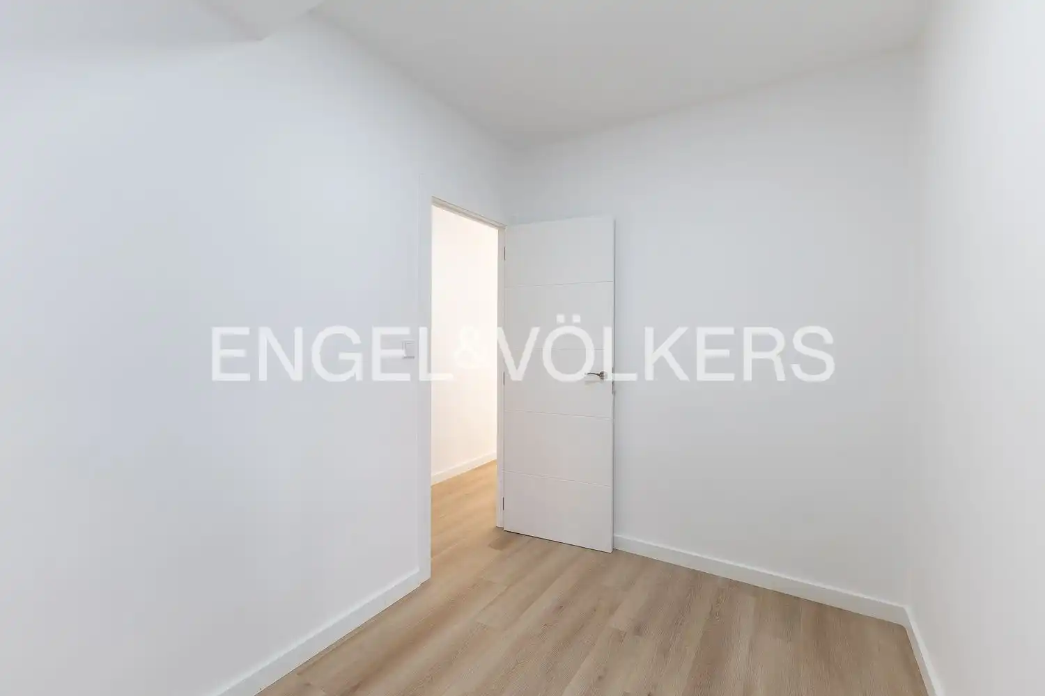 Piso en venta en Valencia con Calefacción y Balcón