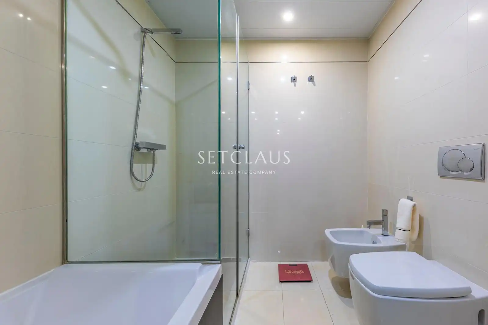 Baño de Piso en venta en Barcelona con Aire acondicionado, Calefacción y Terraza