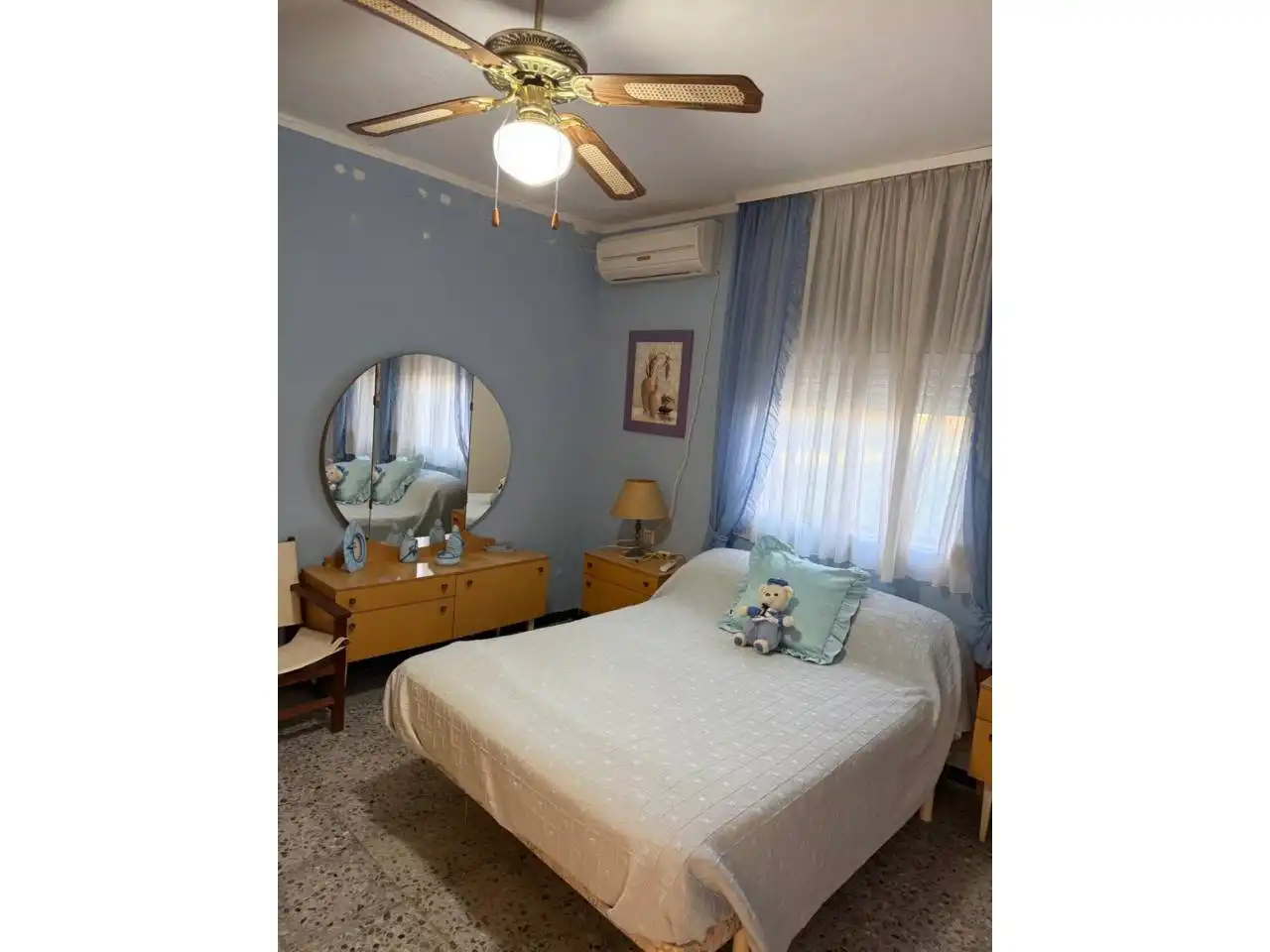 Habitación de Casa o chalet en venta en Carmona con Aire acondicionado, Calefacción y Jardín privado