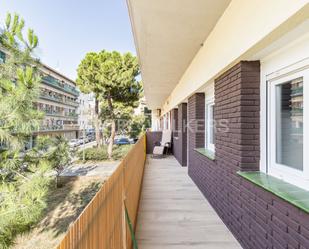 Vista exterior de Apartament en venda en  Barcelona Capital amb Aire condicionat, Terrassa i Balcó